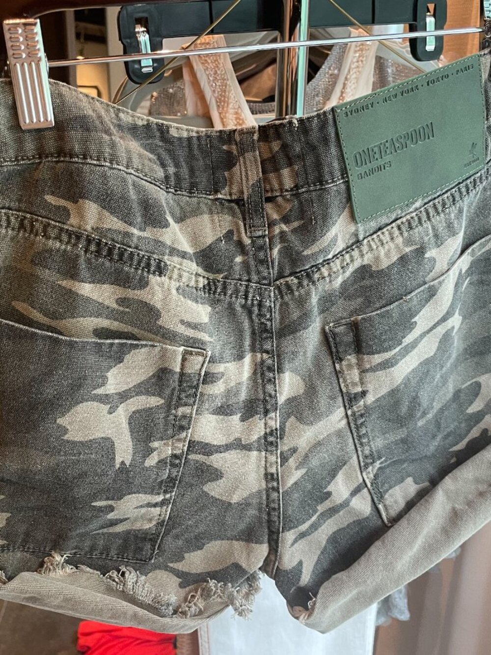 ONE TEASPOON Bandits Low Waist Denim Shorts - Camo Print size 27 - Picture 7 of 10